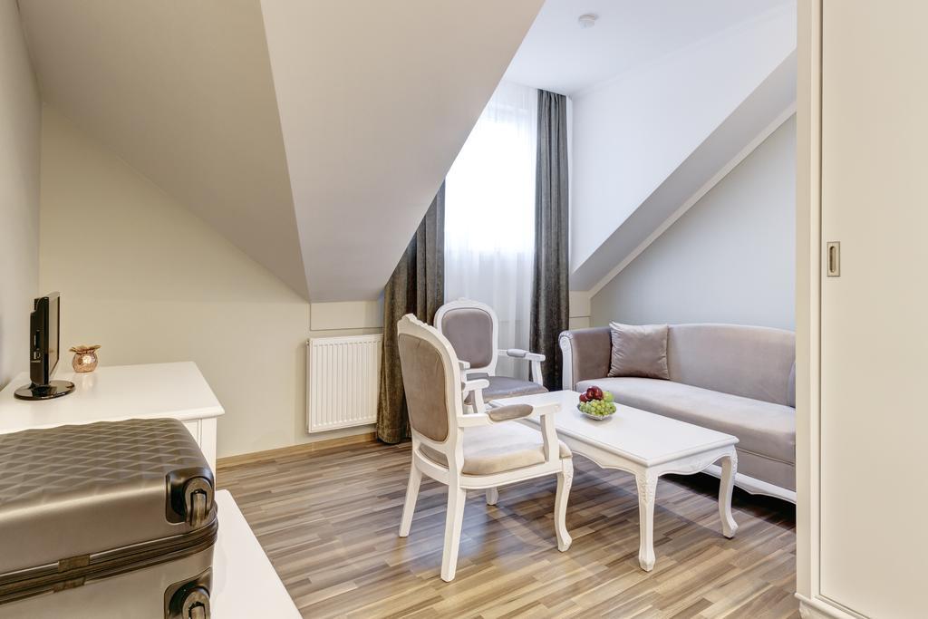 Boutique Hotel Diama Mratin Room photo